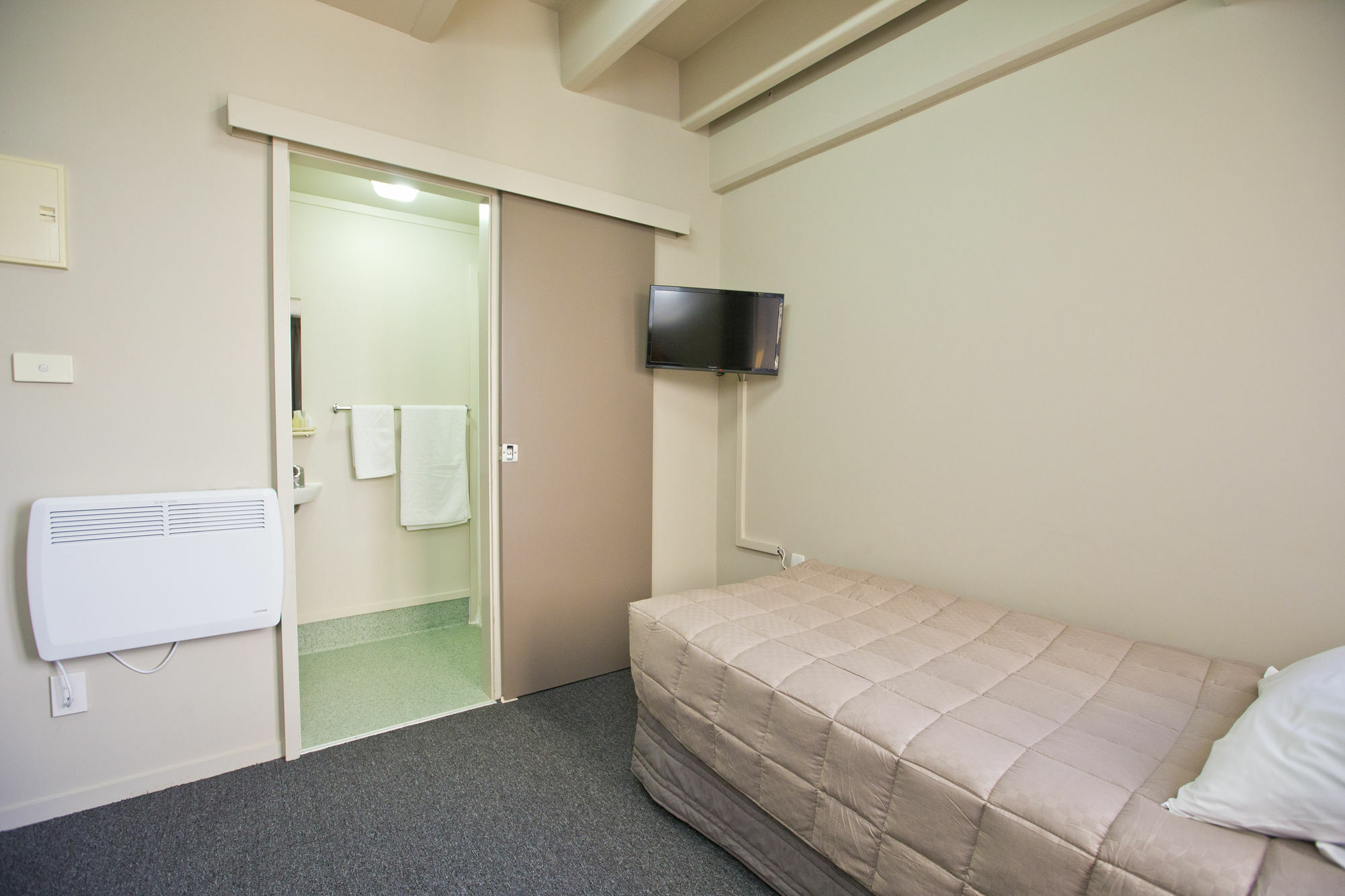 @ The Hub West Aparthotel Palmerston North Exterior photo